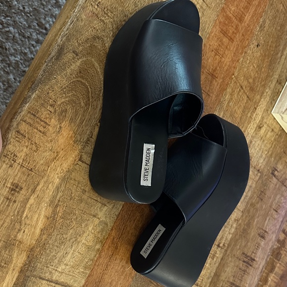 Steve Madden Shoes - Steve Madden Black Platform Slides